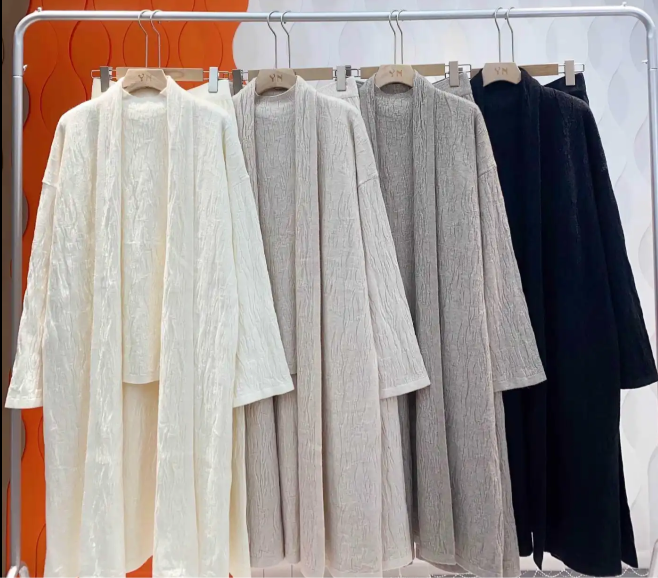 CONJUNTO DE TRES PIEZAS