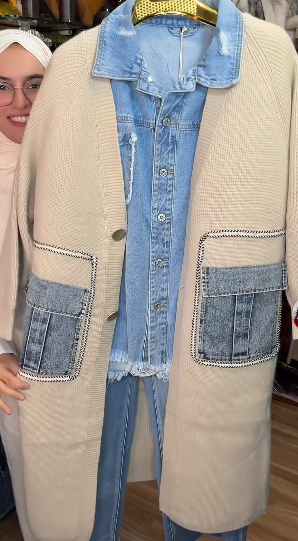 CÁRDIGAN JEEN EN BEIGE +  CONJUNTO JEEN